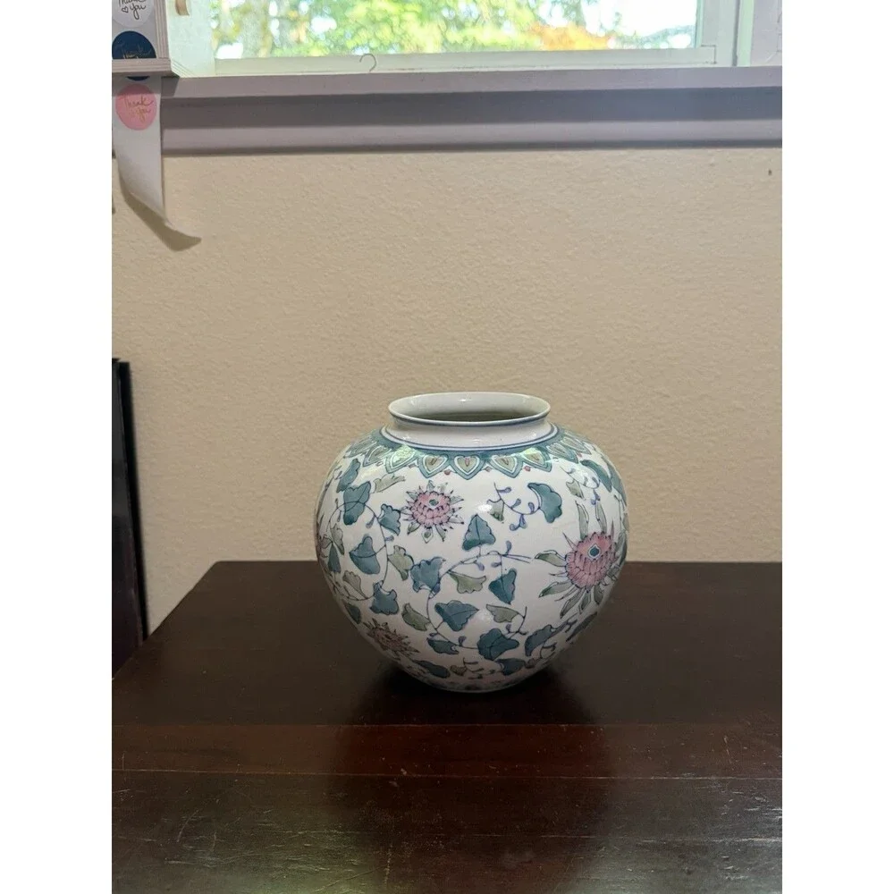 Vintage Chinese Porcelain Planter Pot Vase 8 Inch Flower Design